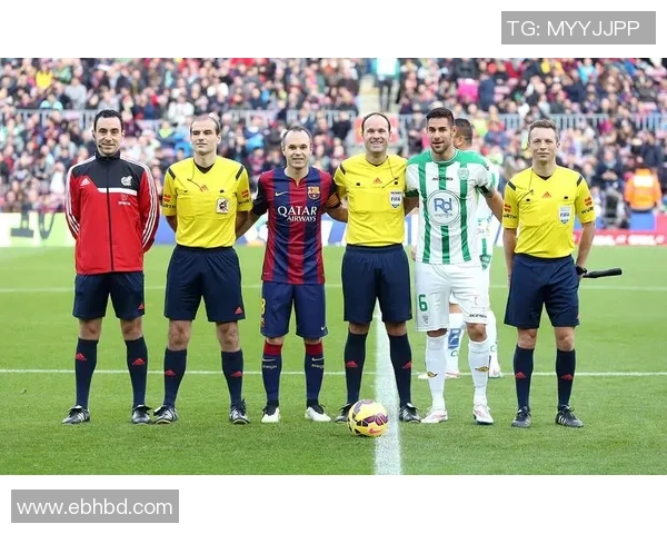 足球明星为何体重轻巧背后的秘密与运动表现的关系探讨